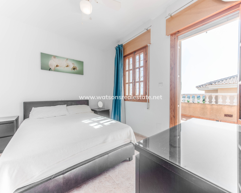Venta - Chalet Independiente - Urb. La Marina