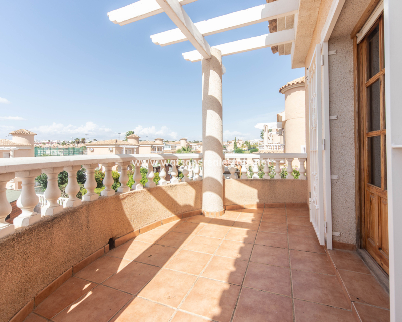 Venta - Chalet Independiente - Urb. La Marina