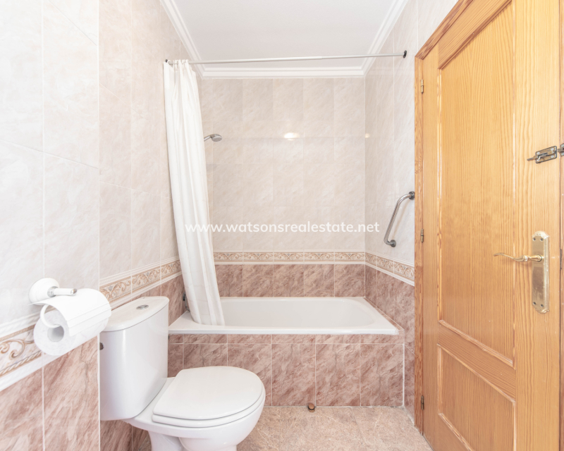 Venta - Chalet Independiente - Urb. La Marina
