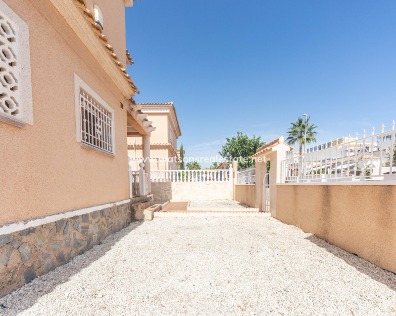 Venta - Chalet Independiente - Urb. La Marina
