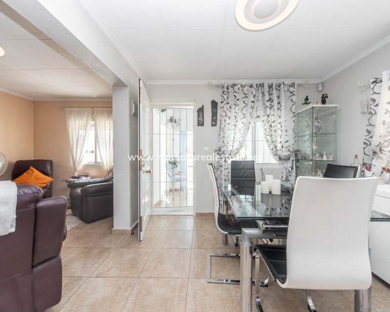 Venta - Chalet Independiente - Urb. La Marina