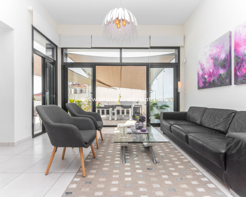 Venta - Chalet Independiente - Urb. La Marina