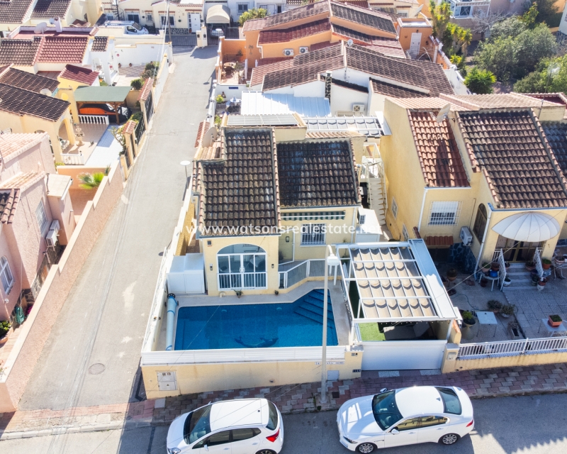 Venta - Chalet Independiente - Urb. La Marina