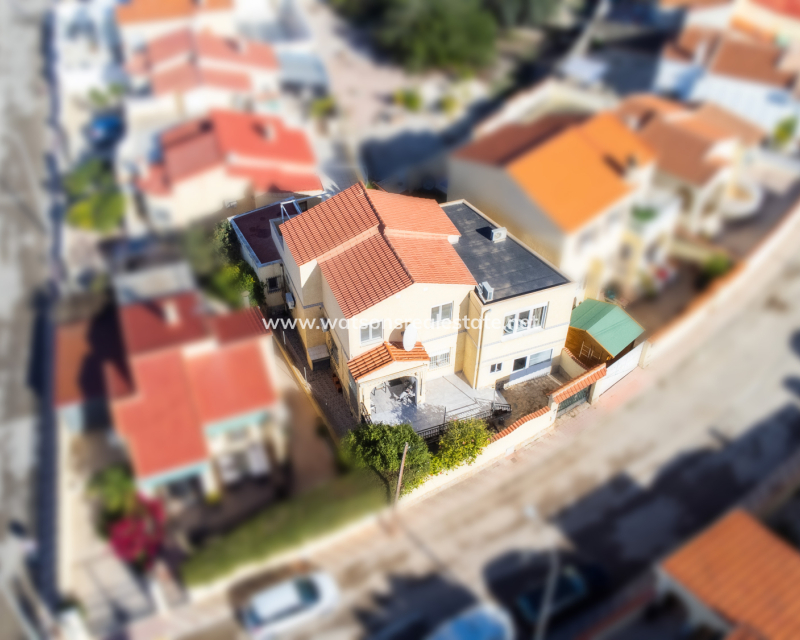 Venta - Chalet Independiente - Urb. La Marina