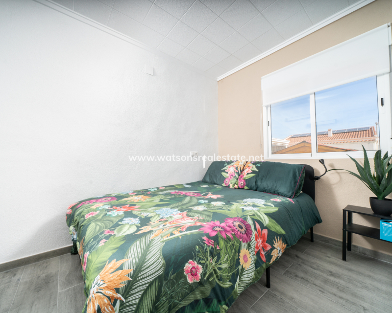 Venta - Chalet Independiente - Urb. La Marina