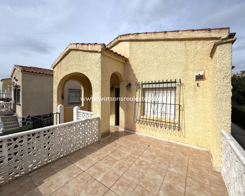 Venta - Chalet Independiente - Urb. La Marina