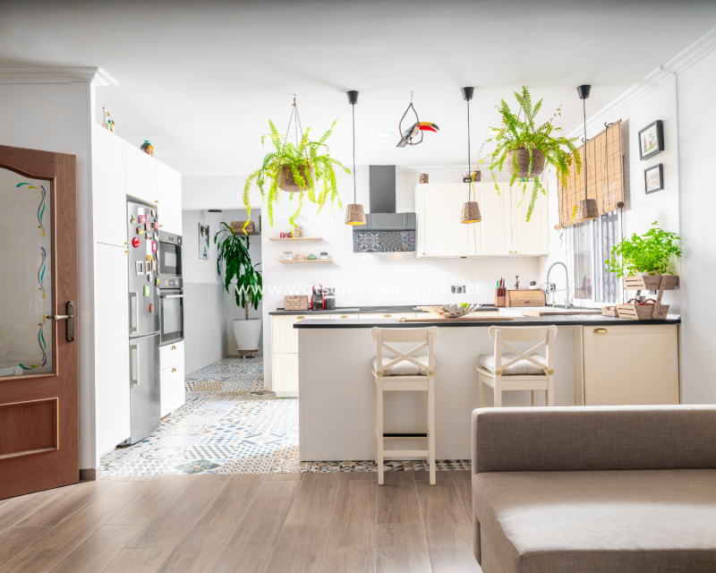 Venta - Chalet Independiente - Urb. La Marina