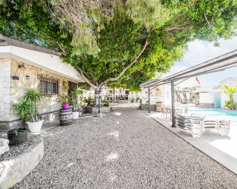 Venta - Chalet Independiente - Urb. La Marina
