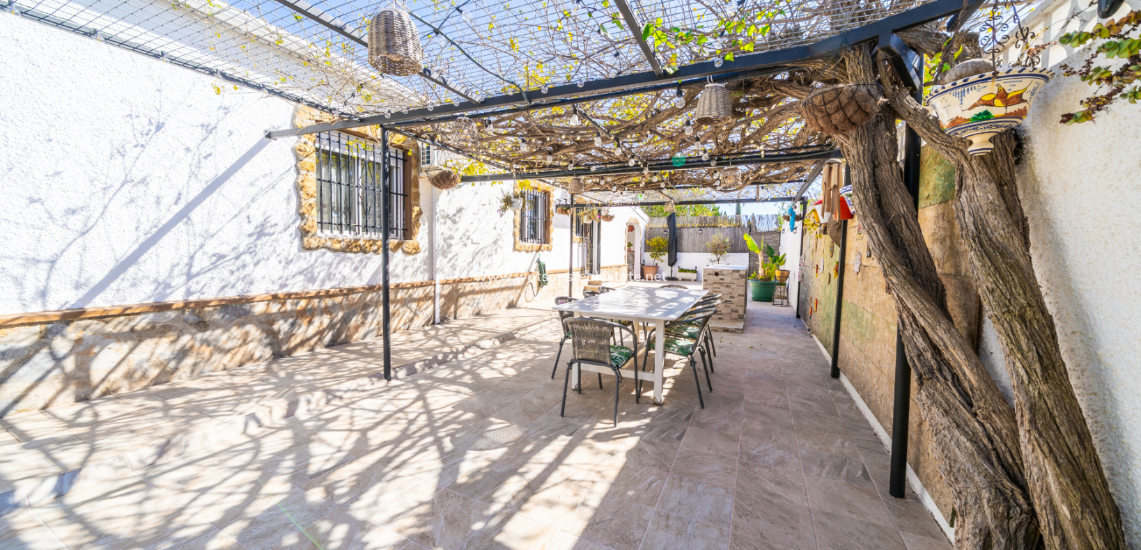 Venta - Chalet Independiente - Urb. La Marina