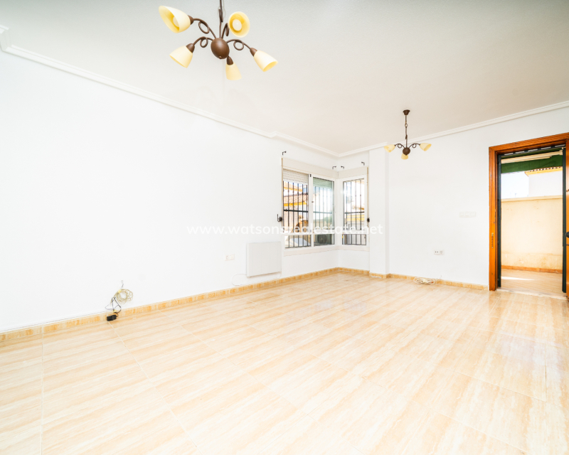 Venta - Chalet Independiente - Urb. La Marina