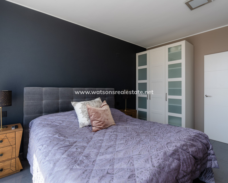 Venta - Chalet Independiente - Urb. La Marina