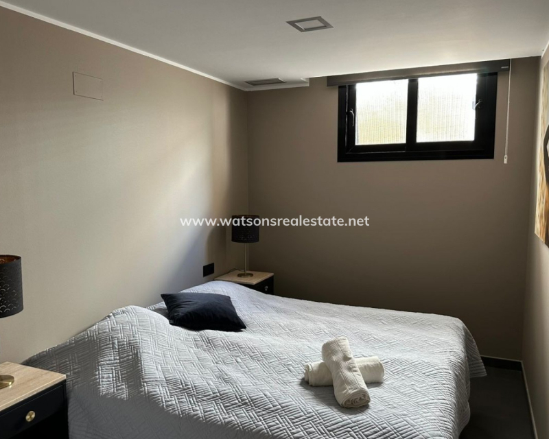 Venta - Chalet Independiente - Urb. La Marina