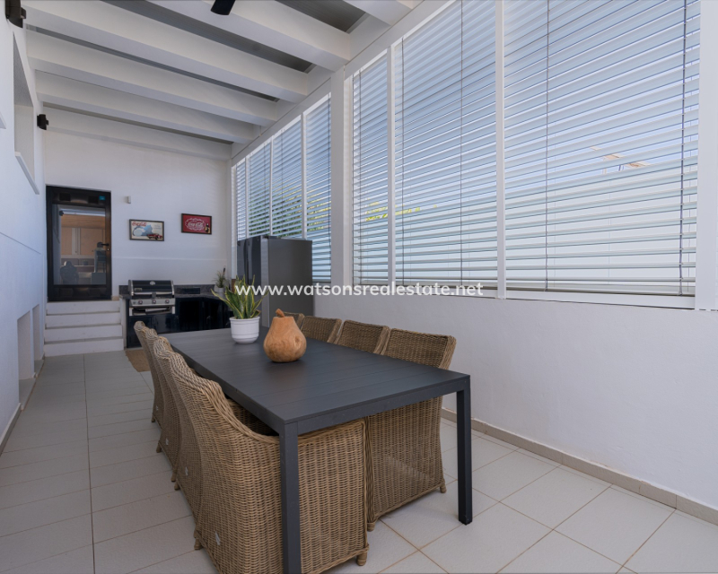 Venta - Chalet Independiente - Urb. La Marina