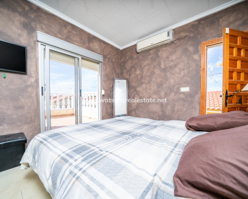 Venta - Chalet Independiente - Urb. La Marina