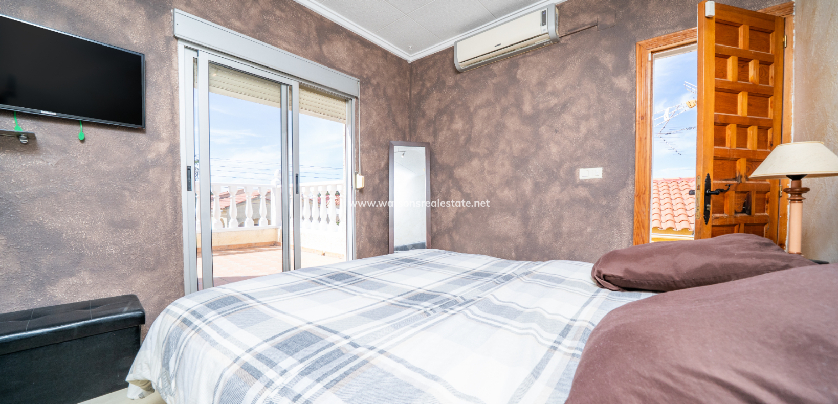 Venta - Chalet Independiente - Urb. La Marina