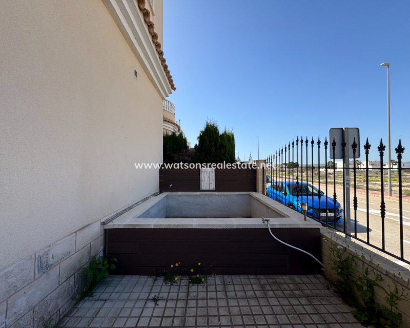 Venta - Chalet Independiente - Urb. La Marina