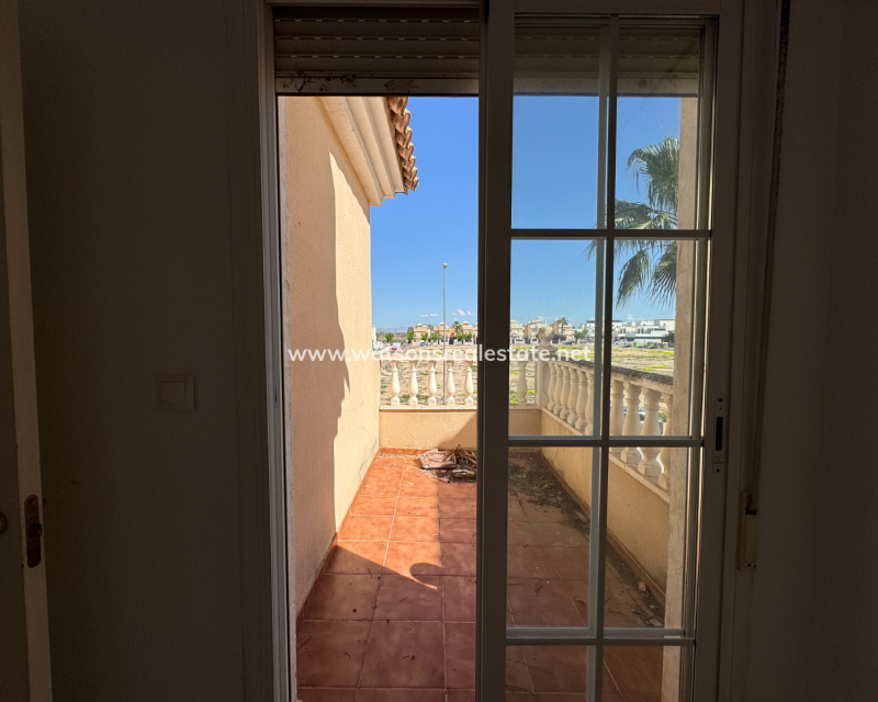 Venta - Chalet Independiente - Urb. La Marina