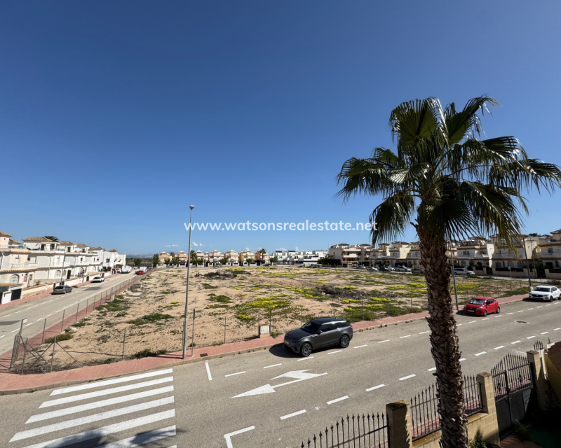 Venta - Chalet Independiente - Urb. La Marina