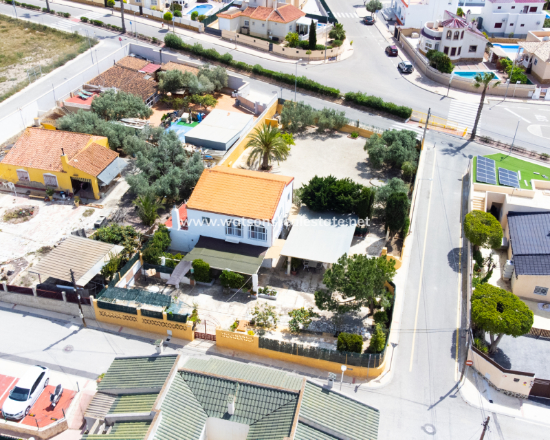 Venta - Chalet Independiente - Urb. La Marina