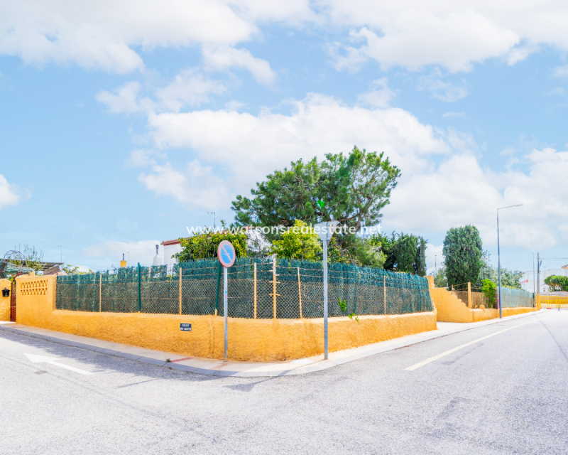 Venta - Chalet Independiente - Urb. La Marina