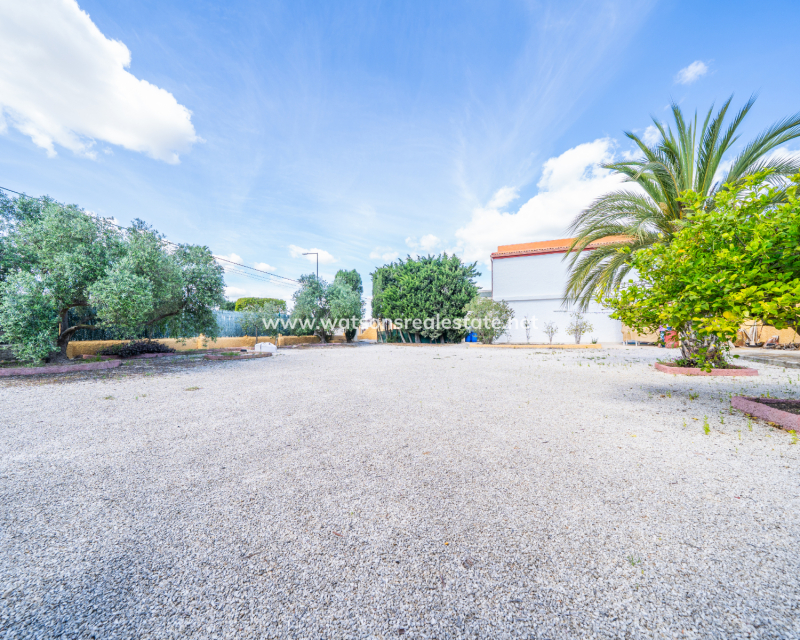 Venta - Chalet Independiente - Urb. La Marina