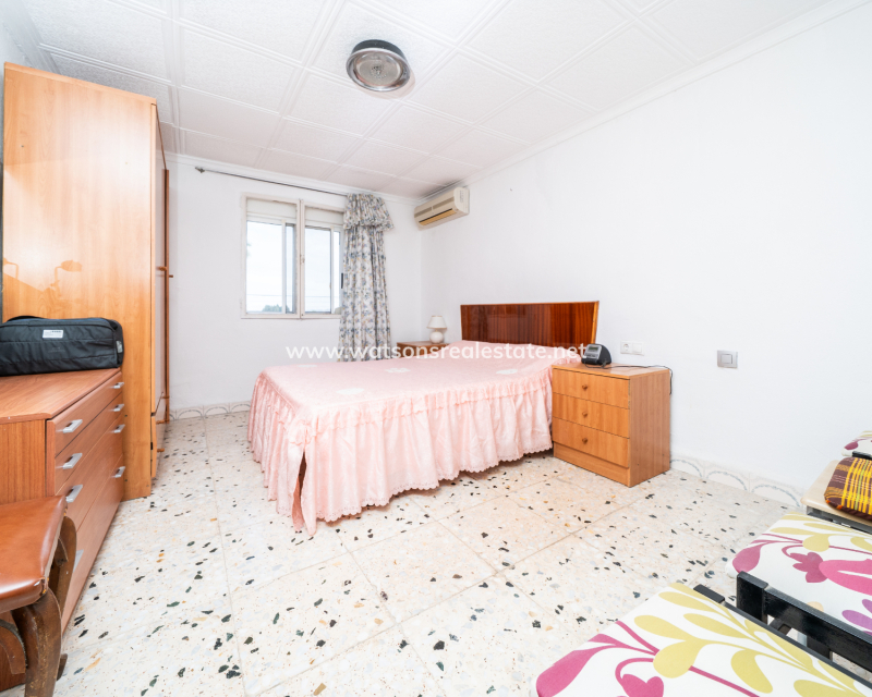 Venta - Chalet Independiente - Urb. La Marina