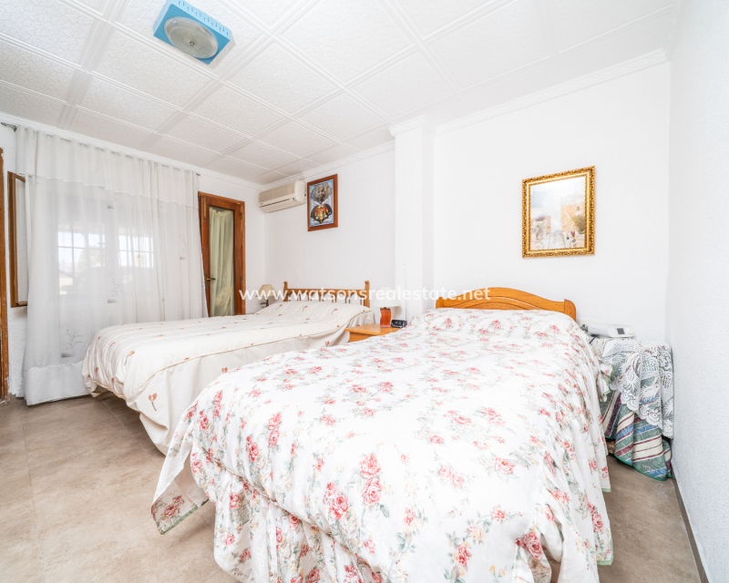 Venta - Chalet Independiente - Urb. La Marina