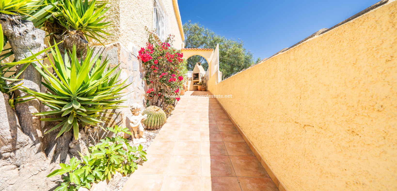 Venta - Chalet Independiente - Urb. La Marina