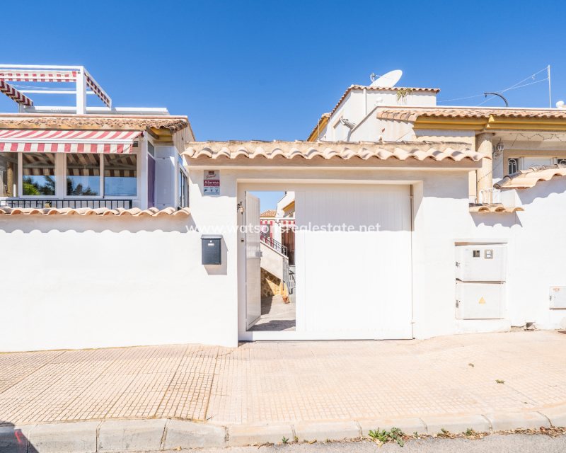 Venta - Chalet Independiente - Urb. La Marina
