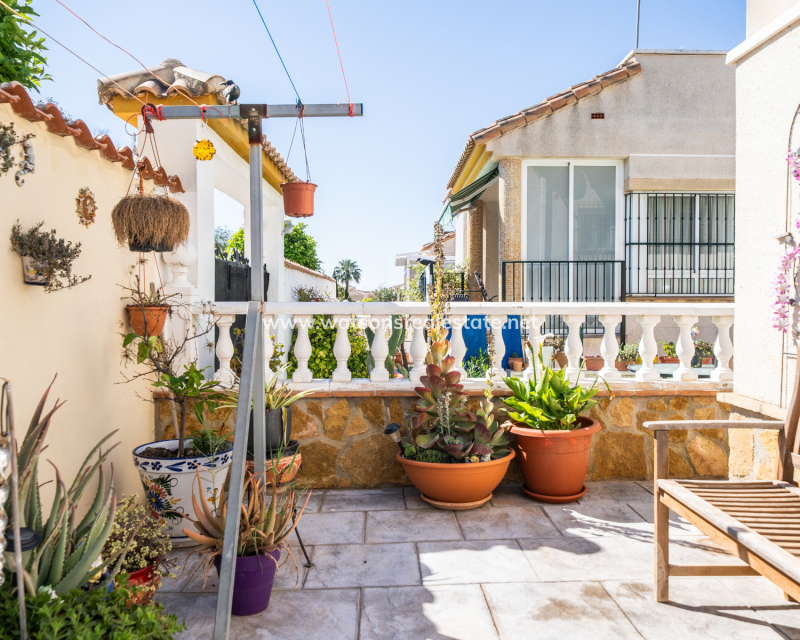Venta - Chalet Independiente - Urb. La Marina