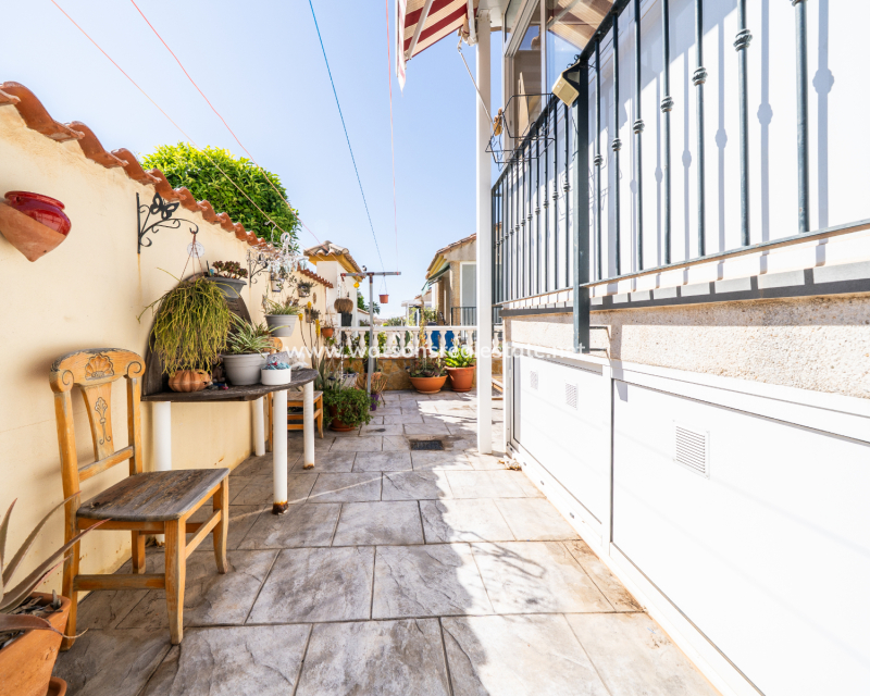 Venta - Chalet Independiente - Urb. La Marina
