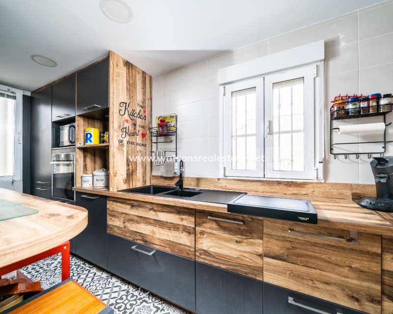 Venta - Chalet Independiente - Urb. La Marina