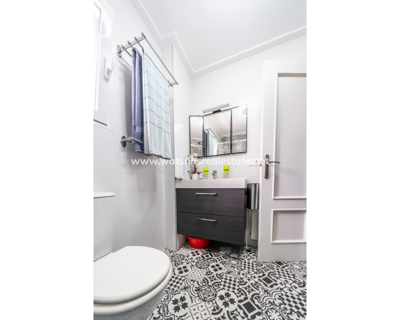 Venta - Chalet Independiente - Urb. La Marina