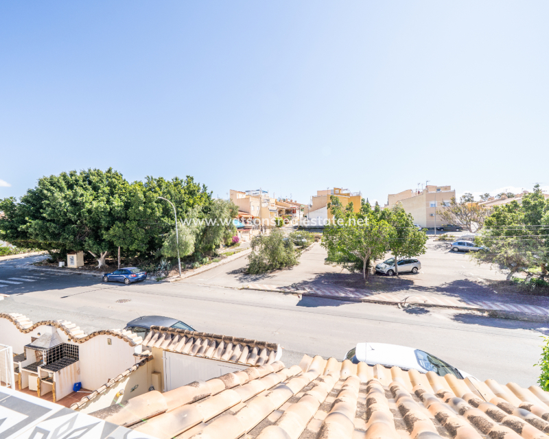 Venta - Chalet Independiente - Urb. La Marina