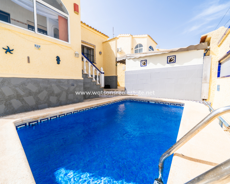 Venta - Chalet Independiente - Urb. La Marina