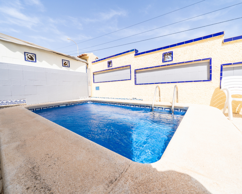Venta - Chalet Independiente - Urb. La Marina