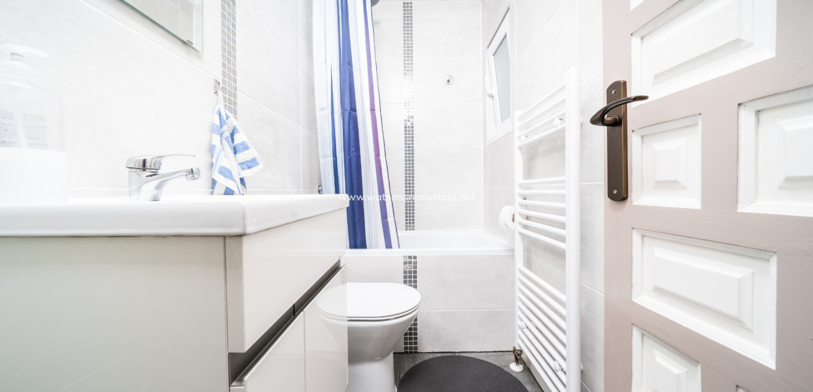 Venta - Chalet Independiente - Urb. La Marina