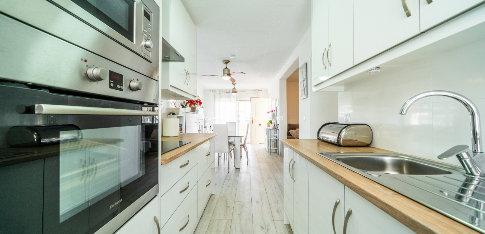 Venta - Chalet Independiente - Urb. La Marina