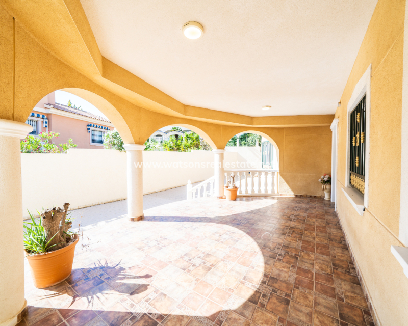 Venta - Chalet Independiente - Urb. La Marina