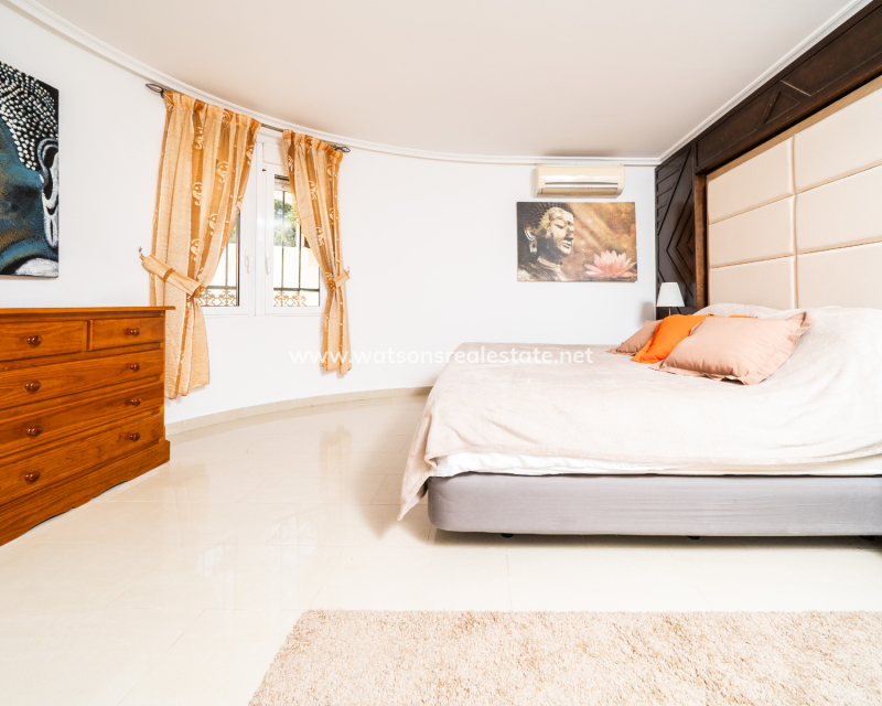 Venta - Chalet Independiente - Urb. La Marina