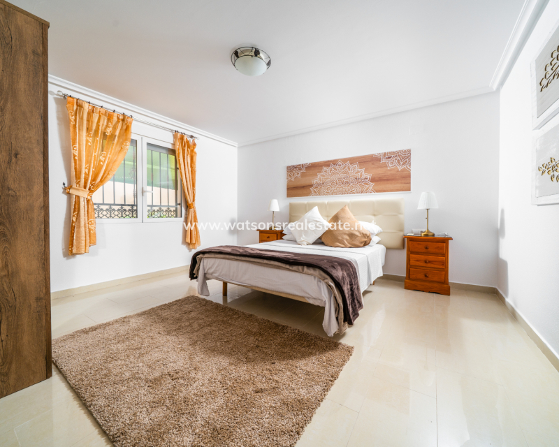 Venta - Chalet Independiente - Urb. La Marina