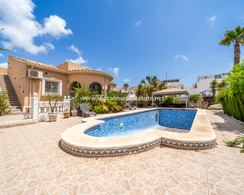 Venta - Chalet Independiente - Urb. La Marina