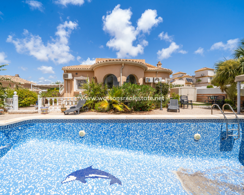 Venta - Chalet Independiente - Urb. La Marina
