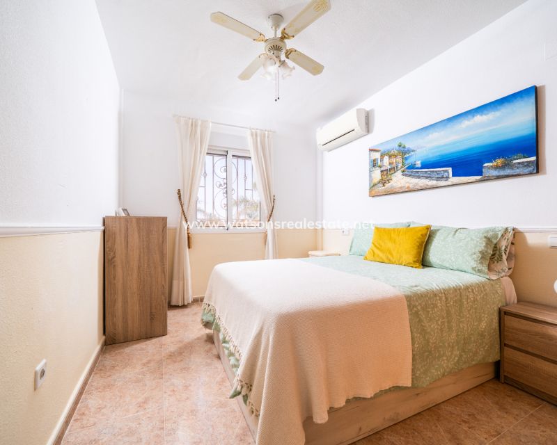Venta - Chalet Independiente - Urb. La Marina