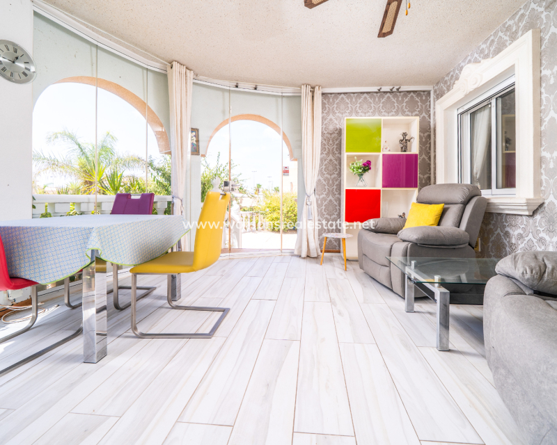 Venta - Chalet Independiente - Urb. La Marina
