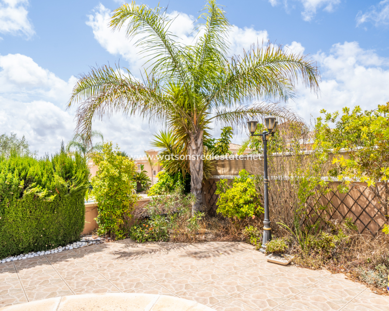 Venta - Chalet Independiente - Urb. La Marina