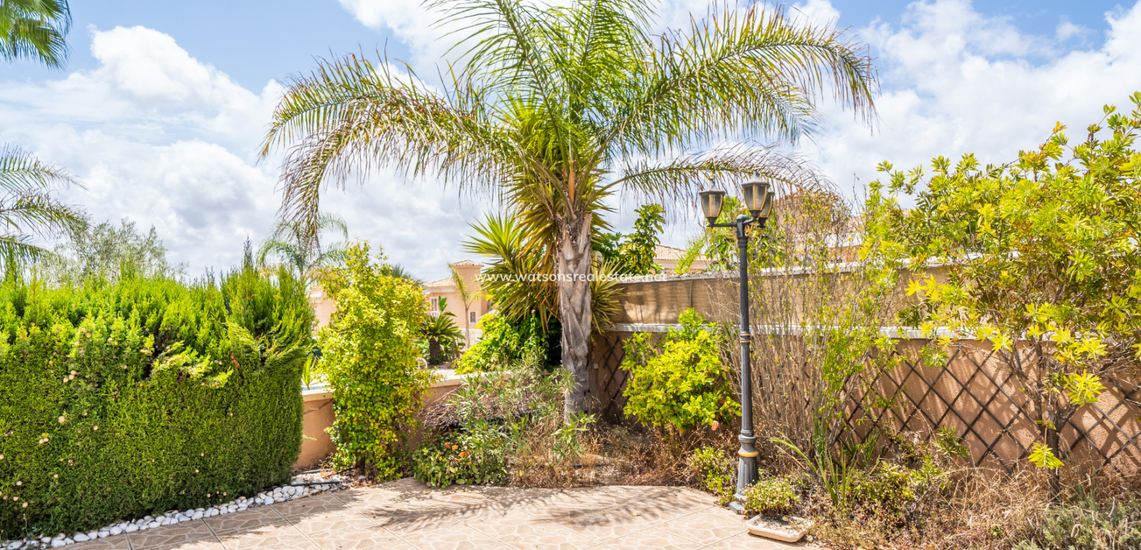 Venta - Chalet Independiente - Urb. La Marina