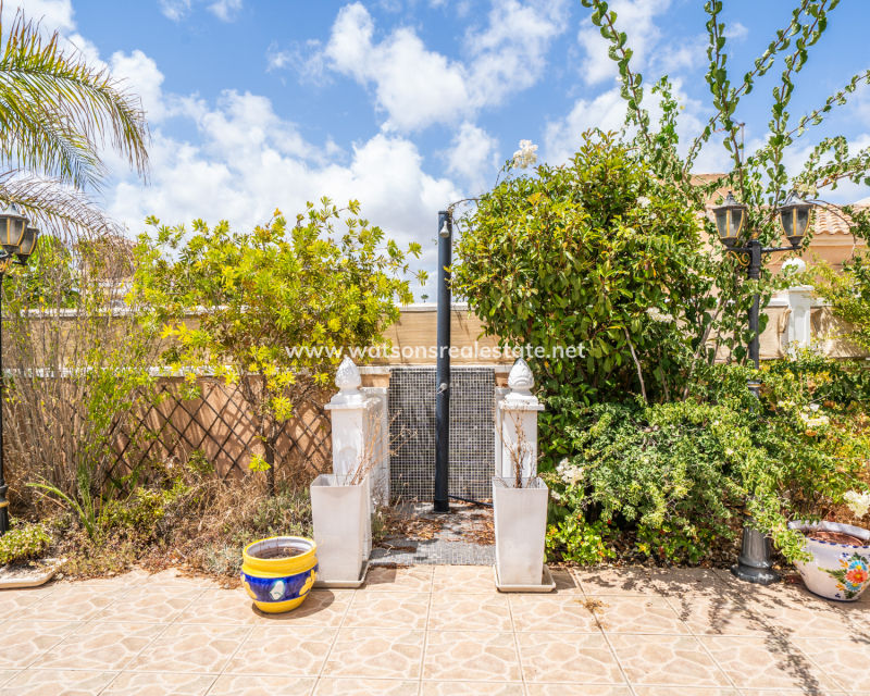 Venta - Chalet Independiente - Urb. La Marina