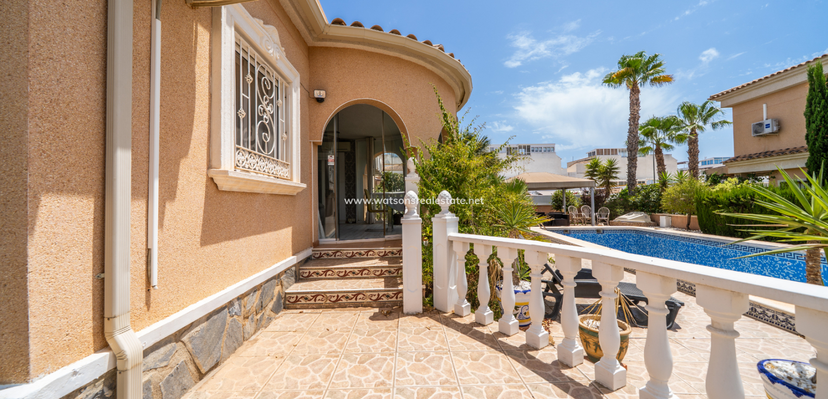 Venta - Chalet Independiente - Urb. La Marina
