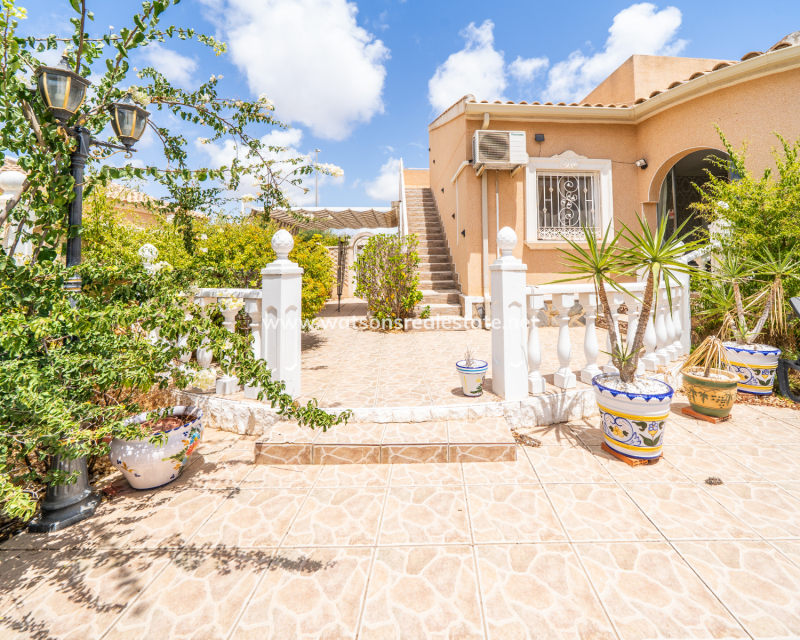 Venta - Chalet Independiente - Urb. La Marina